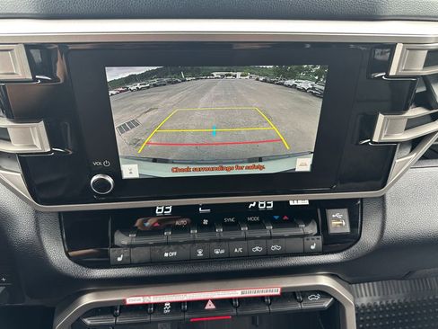 Used 2025 Toyota Tundra SR5 AWD/4WD image 15