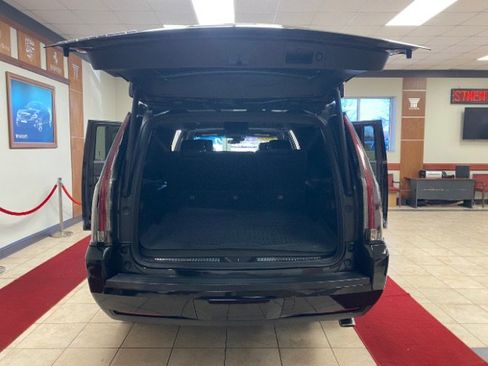 Used 2019 Cadillac Escalade ESV Platinum image 9