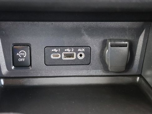 Used 2024 Nissan Sentra SV FWD image 33