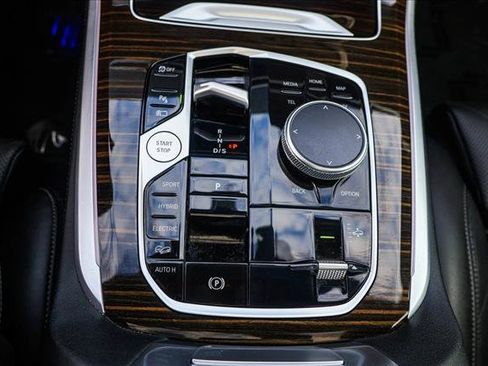 Used 2024 BMW X5 xDrive50e image 21