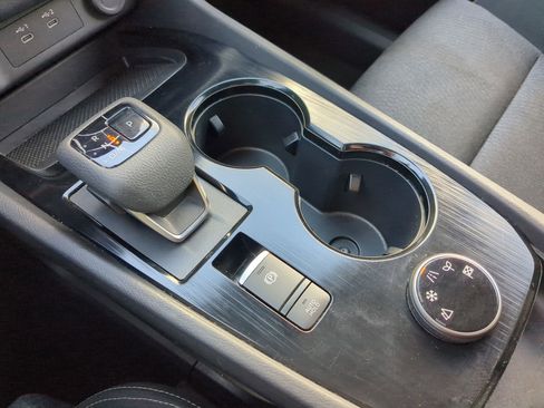 Used 2024 Nissan Rogue SV image 25