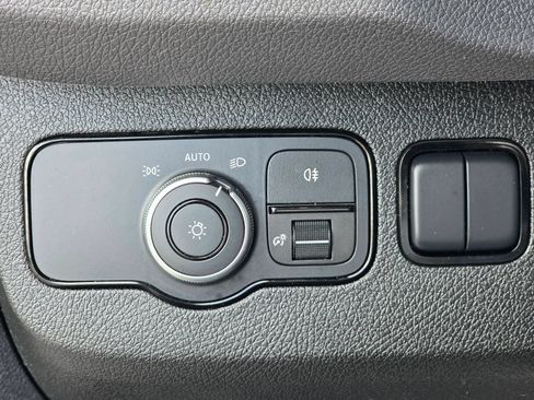 Used 2022 Mercedes-Benz Sprinter 2500 w/ Parking Package image 12