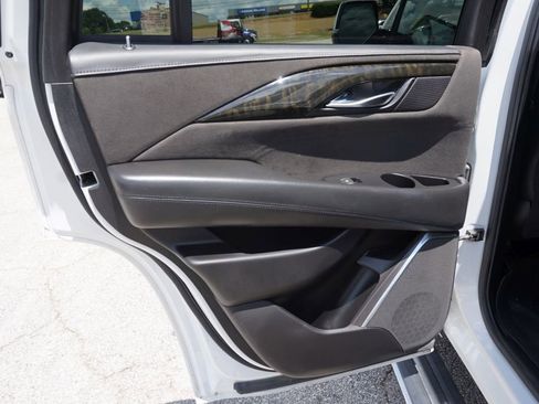 Used 2019 Cadillac Escalade Platinum image 22