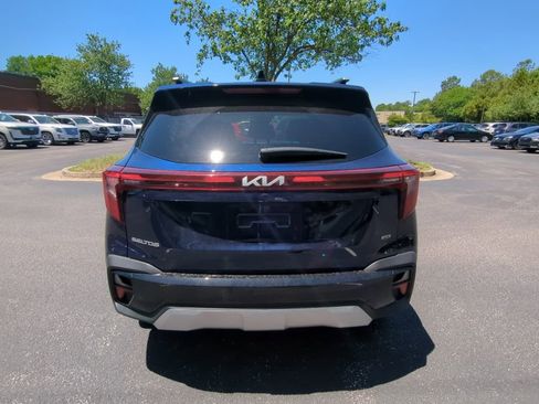 Used 2024 Kia Seltos SX w/ SX Sunroof Package AWD/4WD image 4