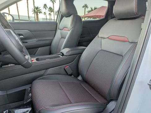 New 2026 Nissan Kicks SR image 12