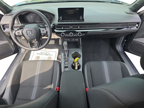 Used 2024 Honda Civic Sport image 9