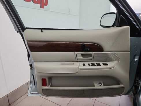 Used 2003 Mercury Grand Marquis GS image 9