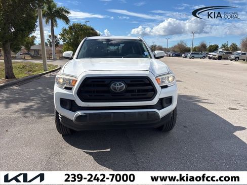 Used 2019 Toyota Tacoma SR image 9
