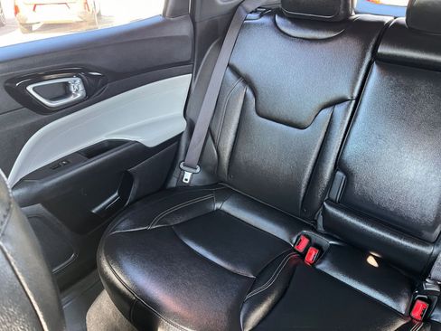 Used 2025 Jeep Compass Limited AWD/4WD image 39