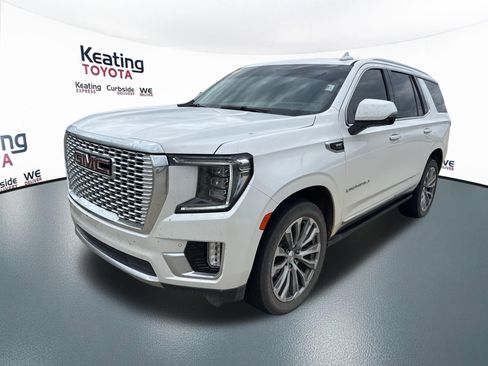 Used 2021 GMC Yukon Denali w/ Denali Premium Package image 3