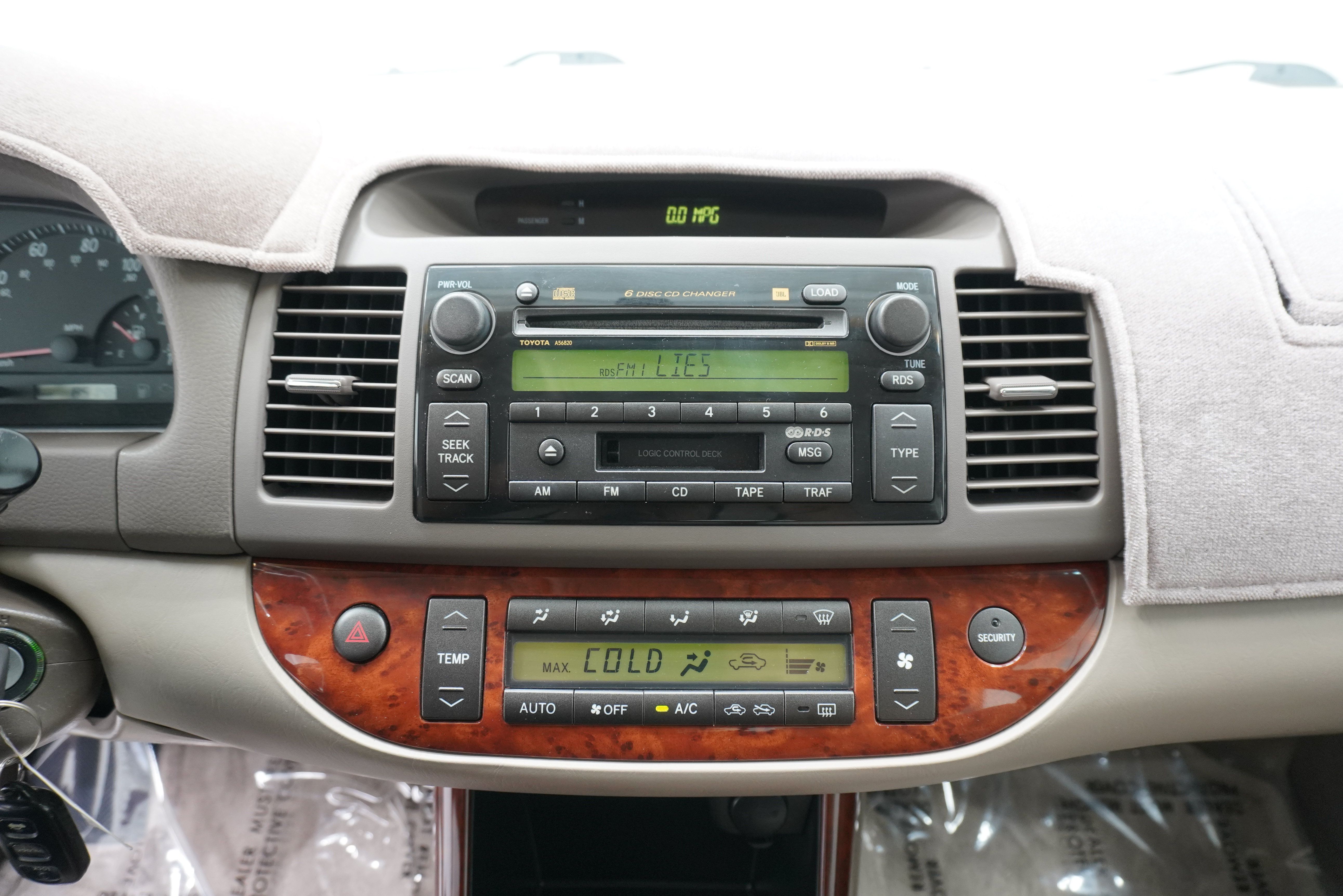 Used 2003 Toyota Camry XLE FWD image 17