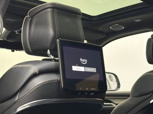 Used 2022 Jeep Grand Wagoneer Series II image 19