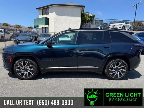 Used 2025 Jeep Wagoneer S Limited AWD/4WD image 8