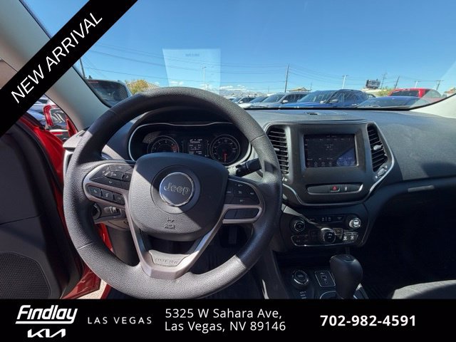 Used 2021 Jeep Cherokee Latitude w/ Mopar Interior Package AWD/4WD image 9