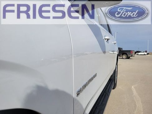 Used 2023 Chevrolet Suburban Premier image 11