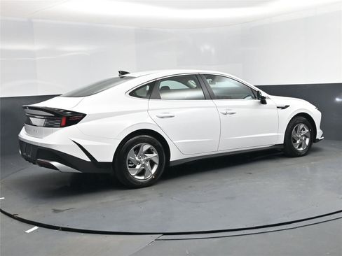 New 2026 Hyundai Sonata SE image 4