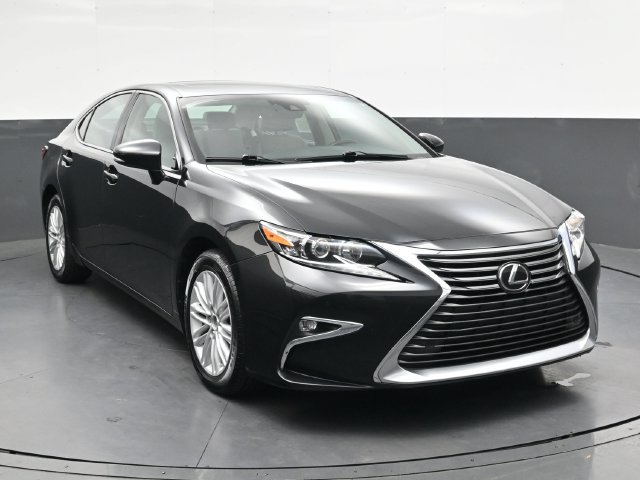 Used 2017 Lexus ES 350 w/ Premium Package FWD image 2
