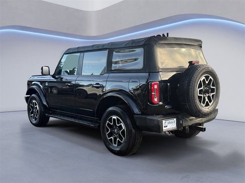 Used 2022 Ford Bronco Outer Banks image 3