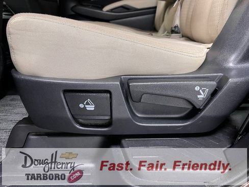 Used 2019 Subaru Ascent Premium image 34