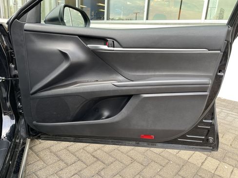 Used 2023 Toyota Camry SE image 30