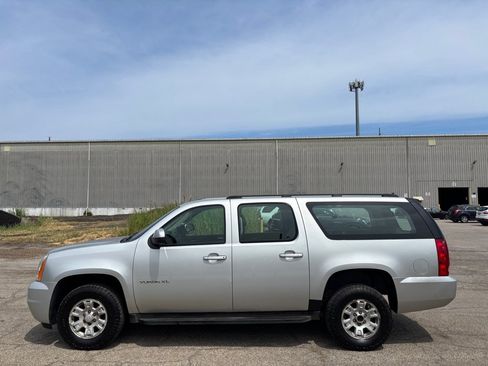 Used 2013 GMC Yukon XL 4WD image 6