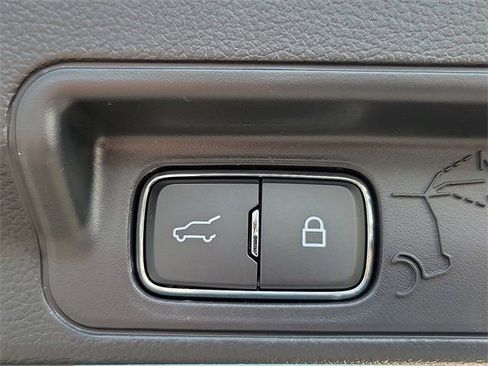 Used 2025 Ford Explorer Active w/ Active Comfort Package image 20