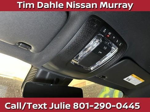 Used 2023 Mercedes-Benz EQB 300 4MATIC image 32