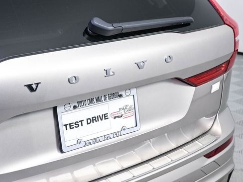 Certified 2024 Volvo XC60 T8 Ultimate w/ Protection Package Premier AWD/4WD image 39