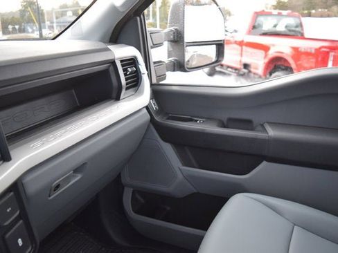 New 2026 Ford F250 XL w/ XL Chrome Package image 12