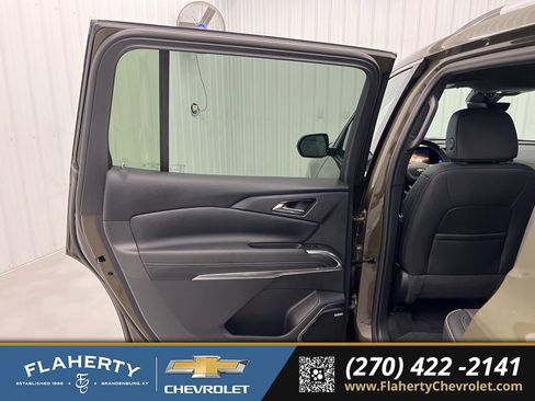 Used 2024 Chevrolet Traverse RS image 10