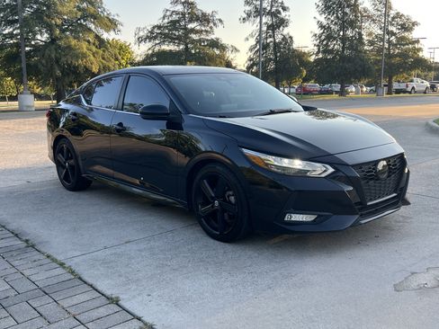 Used 2022 Nissan Sentra SR w/ Midnight Edition FWD image 2