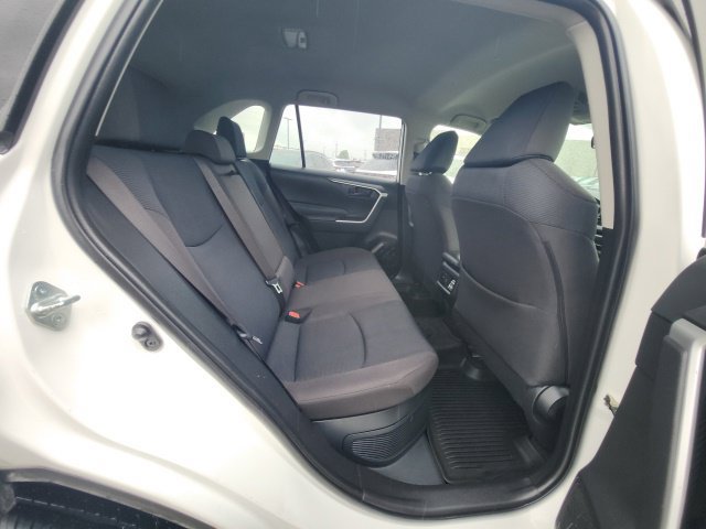 Used 2020 Toyota RAV4 LE w/ All Weather Liner Package AWD/4WD image 12