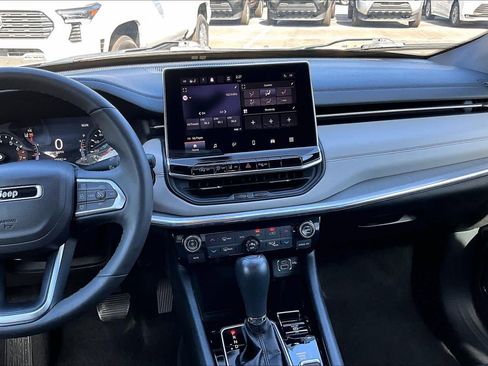 Used 2024 Jeep Compass Limited image 7