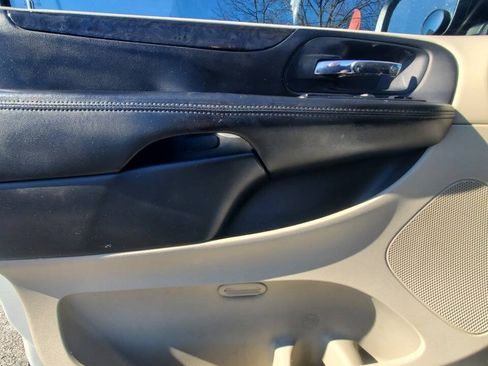 Used 2014 RAM C/V Tradesman FWD image 12