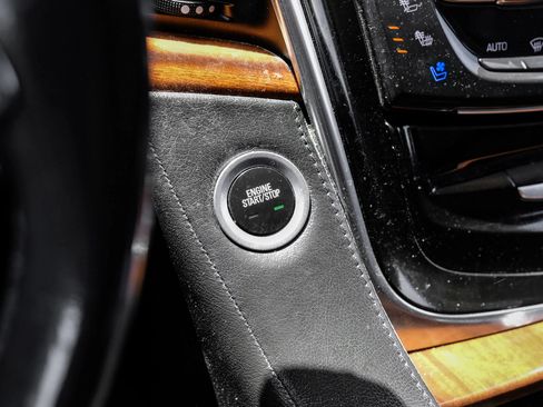 Used 2016 Cadillac Escalade ESV Luxury RWD image 27