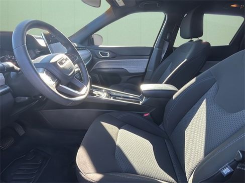 Certified 2024 Jeep Compass Sport image 18
