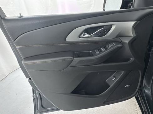 Used 2021 Chevrolet Traverse RS image 20