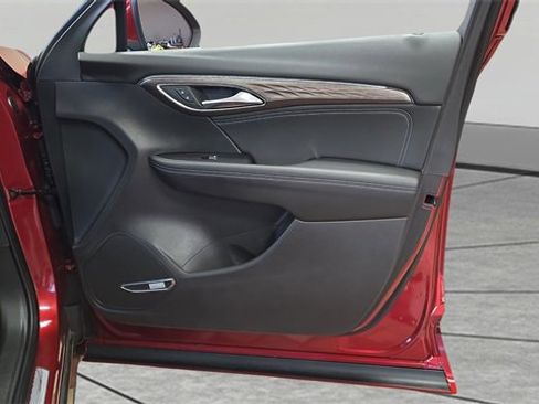 Used 2023 Buick Envision Avenir image 27