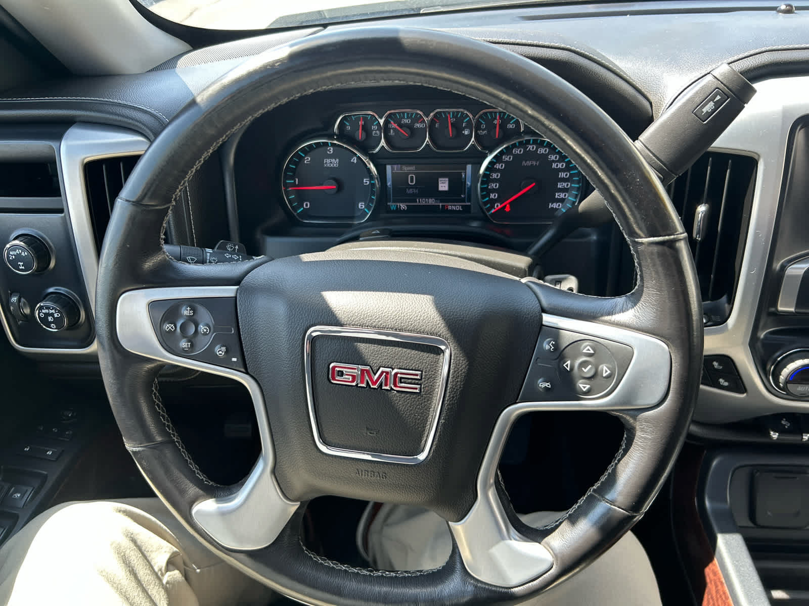 Used 2018 GMC Sierra 1500 SLT w/ SLT Premium Package AWD/4WD image 17