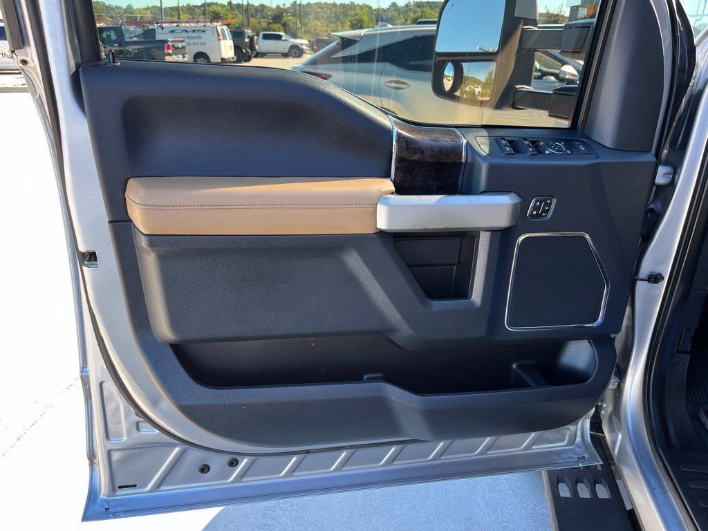 Used 2022 Ford F350 Lariat w/ Tremor Off-Road Package AWD/4WD image 5
