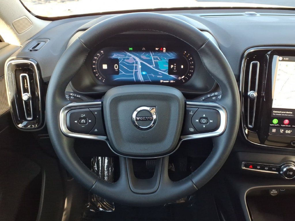 Certified 2024 Volvo XC40 B5 Plus w/ Protection Package Premier AWD/4WD image 13