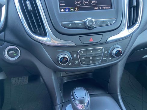 Used 2020 Chevrolet Equinox LT w/ Driver Convenience Package image 15