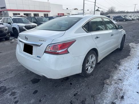Used 2014 Nissan Altima 2.5 SV w/ Convenience Package image 4