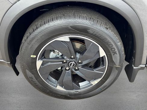 New 2026 Nissan Rogue SV image 12