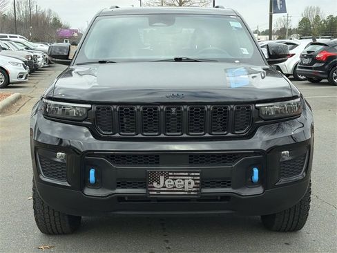 Used 2023 Jeep Grand Cherokee Trailhawk image 15