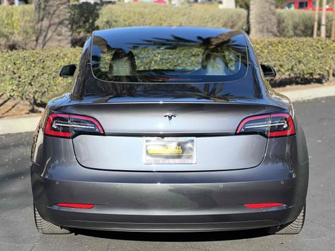 Used 2021 Tesla Model 3 Standard Range Plus image 15