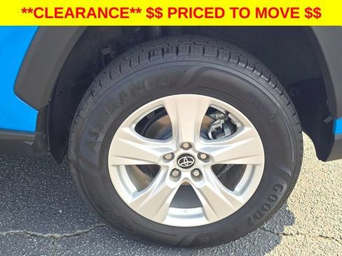 Used 2020 Toyota RAV4 XLE FWD image 31