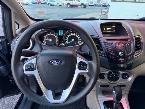 Used 2019 Ford Fiesta SE image 8