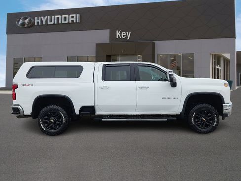 Used 2021 Chevrolet Silverado 2500 LTZ image 3