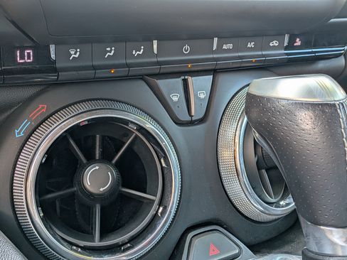 Used 2017 Chevrolet Camaro SS RWD image 27